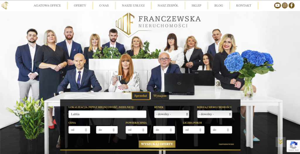 Zespół Franczewska Nieruchomości przy biurku