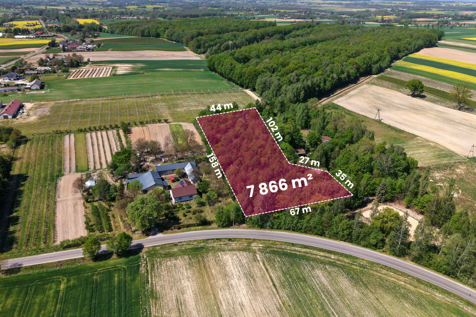 Działka 7866 m² zaznaczona na zdjęciu lotniczym